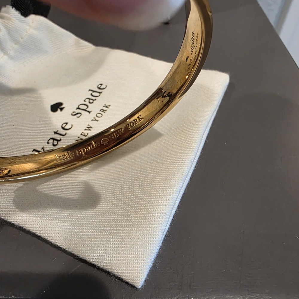 Kate Spade Gold Bangle Bracelet EUC - Picture 3 of 4